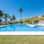 Апартаменти Azahara1, Panoramic Views And Frontline Golf *