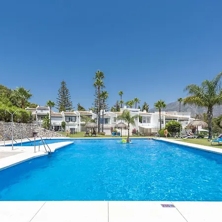 Апартаменти Azahara1, Panoramic Views And Frontline Golf *