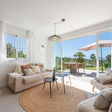 Azahara1, Panoramic Views And Frontline Golf Apartamento *